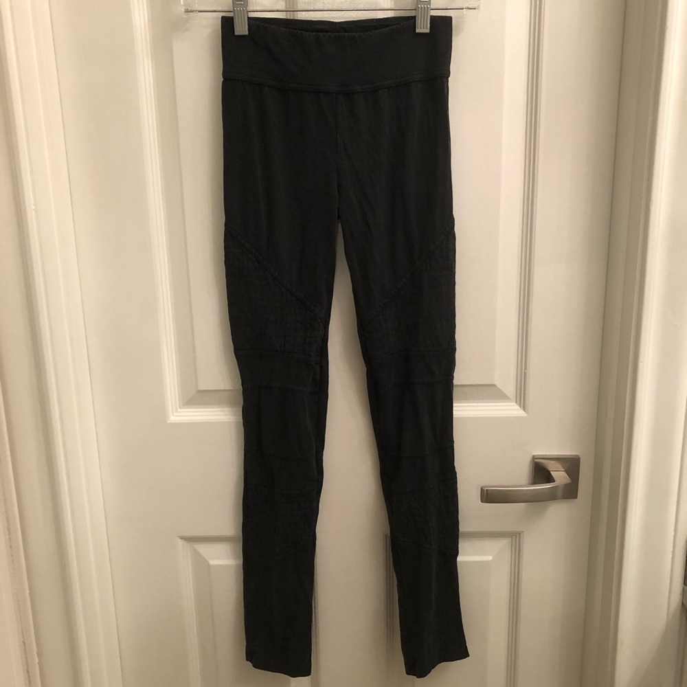 Super cute special black leggings